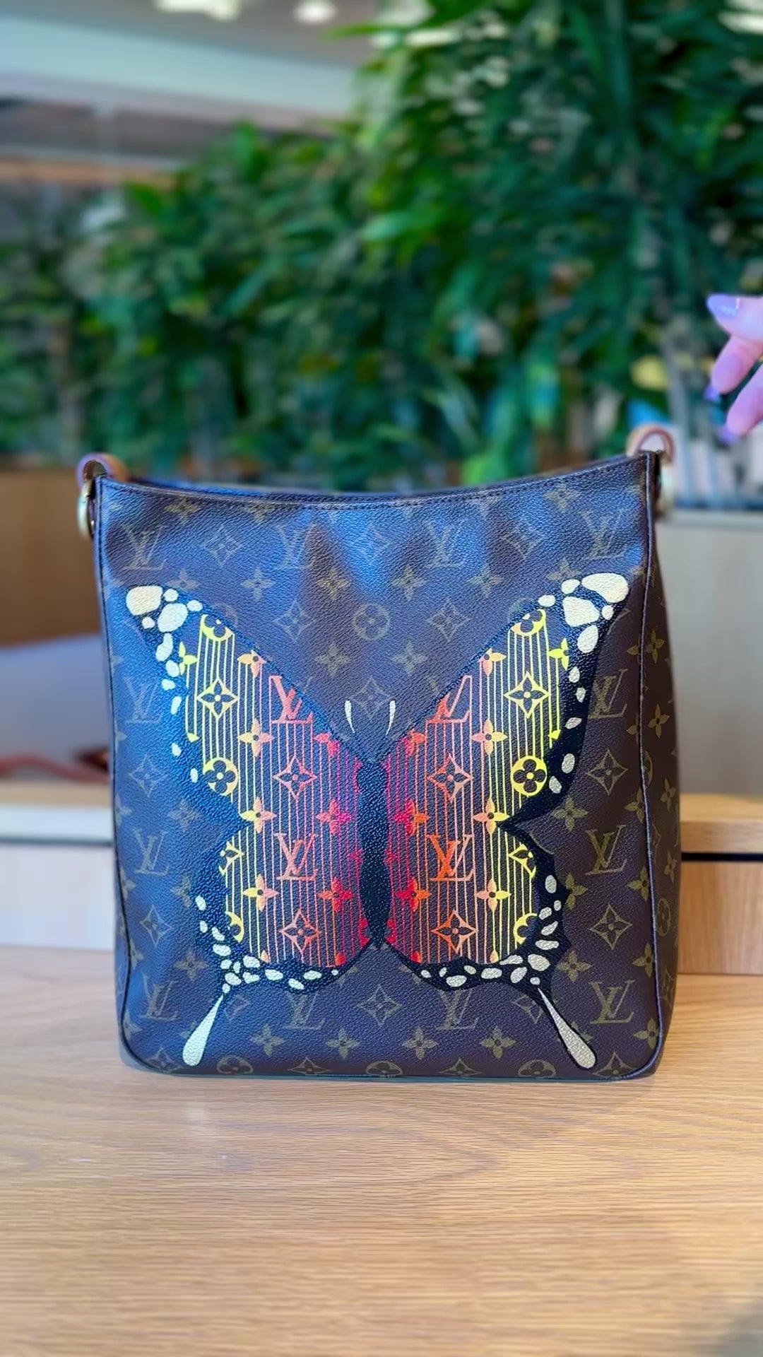 Louis Vuitton Hand-Painted - Monogram Monarch – New Vintage Handbags